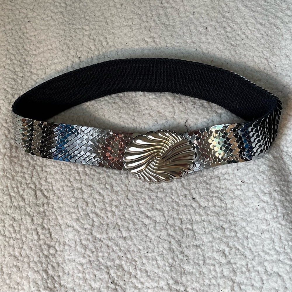 Elegant Vintage Silver Fish Scale Stretch Belt with Stylish Silver Buckle